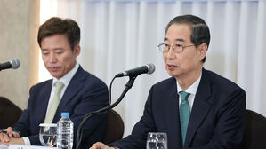 무소속 한덕수 대통령선거 예비후보가 6일 서울 중구 코리아나호텔에서 열린 관훈토론회에서 기조연설을 하고 있다.