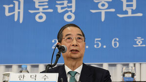 무소속 한덕수 대통령선거 예비후보가 6일 서울 중구 코리아나호텔에서 열린 관훈토론회에서 패널 질문에 답변하고 있다. (사진=국회사진기자단, 연합뉴스)