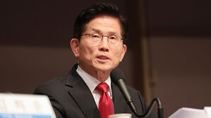김문수 "한덕수, 꽃가마 태우면 입당하겠다는 것&hellip;유령 단일화?"
