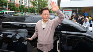 지지자들에게 인사하는 이재명 후보(사진=연합뉴스)