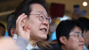 이재명 "사법부 믿지만&hellip;총구 우릴 향해 난사하면 고쳐야"
