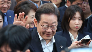 민주 골목선대위, 현장 건의사항 수백 건 모아&hellip;'골목 수첩' 전달한다