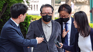 '건진법사' 전성배 씨 지방선거 공천헌금 의혹 공판 출석 (사진=연합뉴스)