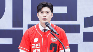 [단독] 김용태 "한동훈 쇄신 요구 적극 검토해야"