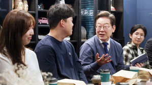 2030 판교 개발자들과 간담회 하는 이재명 대선 후보(사진=공동취재, 연합뉴스)