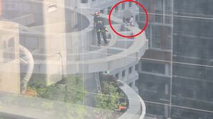 강남역 인근 15층짜리 건물 옥상서 투신 소동