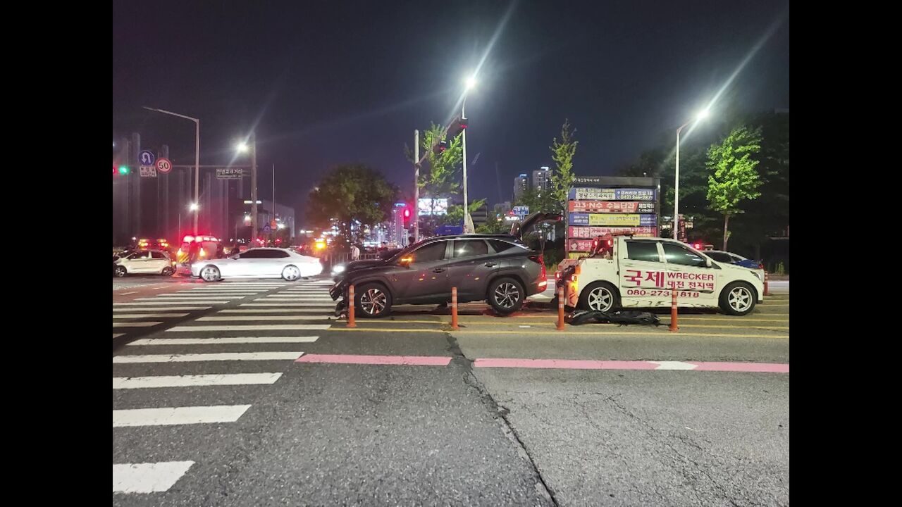 대전 만년교서 차량 3대 충돌 (사진=제보자 송영훈)