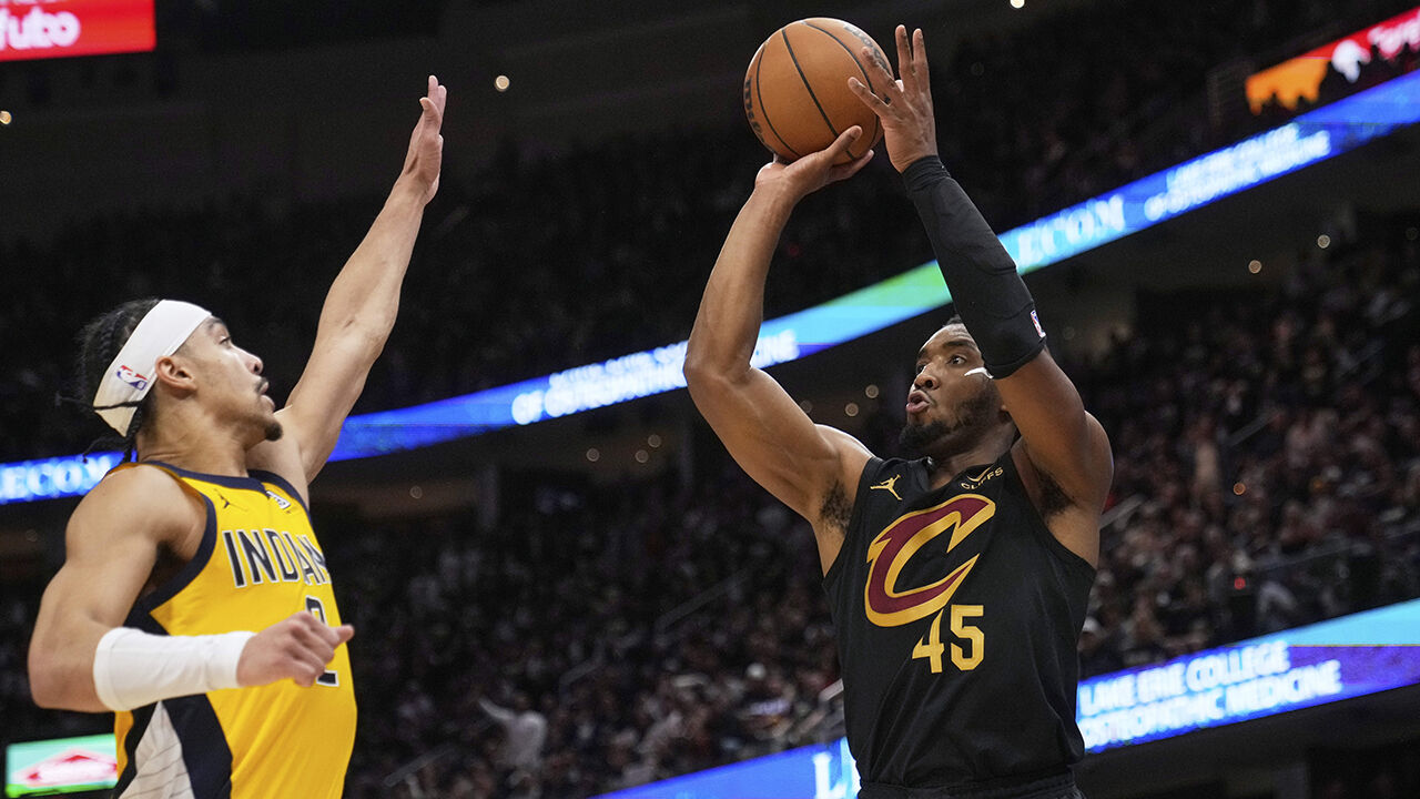 NBA 동부 1위 클리블랜드, 4위 인디애나에 밀려 PO 2라운드 탈락