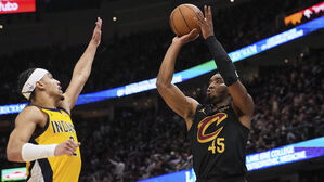 NBA 동부 1위 클리블랜드, 4위 인디애나에 밀려 PO 2라운드 탈락