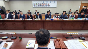 "최저임금위 27인→15인 축소" 제안&hellip;구성 방식에도 변화