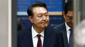 판사 의혹 논란 속 내란재판 계속&hellip;19일 윤 4차 공판