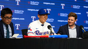 '투타 겸업' 김성준 MLB 텍사스 입단&hellip;"최선 다할 것"