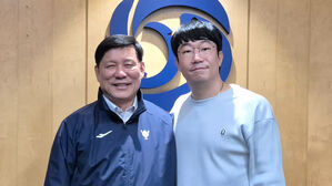 허구연 KBO 총재(왼쪽)와 양현종 한국프로야구선수협회장 (사진=KBO 제공, 연합뉴스)
