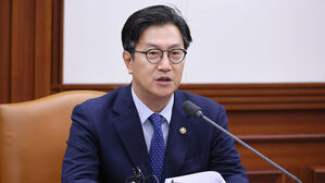 기재부 장관 대행 "모든 역량 집중해 관세 영향 최소화"