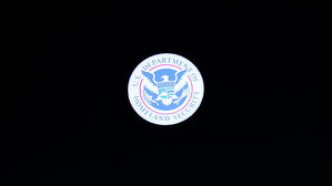 미국, 이민자 추방 전용기 6대 구매&hellip;'100만 명 추방' 목표