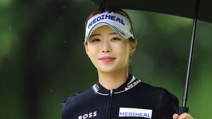 이채은, KLPGA 투어 E1 채리티 2R 단독 1위&hellip;박현경 1타 차 2위