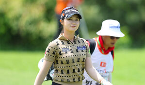 박현경, KLPGA E1채리티오픈서 시즌 첫 승&hellip;'상금 전액 기부'