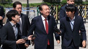 내란혐의 5차 공판 출석하는 윤석열 전 대통령(사진=연합뉴스)