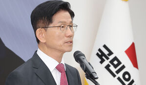 김문수 "영부인 하면 여행&middot;가방 연상&hellip;국정개입 차단해야"