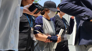 '남편 명의 대리투표' 선거사무원 구속심사