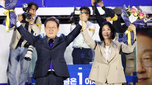 이재명 "반드시 내란 극복&hellip;온 힘 다해 경제 살리고 민생 회복"
