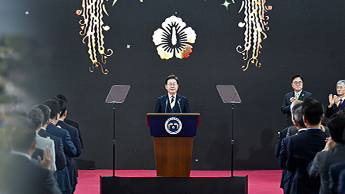 "분열 끝낸 대통령 되겠다"…국회서 취임선서