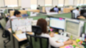 연봉 낮춰 이직하는 5060 직장인들…왜?