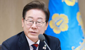 이 대통령, 윤 정부 장관들과 '도시락 회의'&hellip;"어색하겠지만 최선 다 해달라"