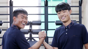 전국소년체전 카누 금메달 싹쓸이한 근덕중 김동민(왼쪽)&middot;권율