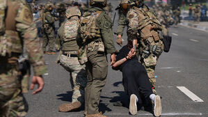 7일(현지시간) LA 이민 단속 반대 시위 현장 투입된 요원들. (사진=AP, 연합뉴스)