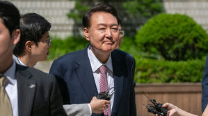 윤, 오늘 2차 소환 불응&hellip;경찰 "일과 끝날 때까지 기다릴 것"