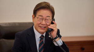 이 대통령, 말레이시아 안와르 총리와 전화통화&hellip;"협력&middot; 소통 강화"