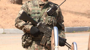 "돼지XX" "미친X" 군대서 상관 모욕한 20대 2심서 징역형 감경