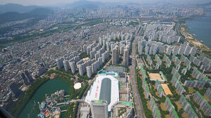 서울 송파구 롯데월드타워에서 바라본 주택단지 모습.