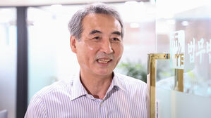 민중기 김건희 특검 "어젯밤 대통령실에 특검보 8명 추천"