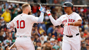 MLB 샌프란시스코, 보스턴과 트레이드로 강타자 데버스 영입