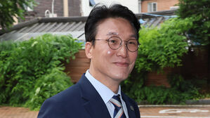 출근하는 김민석 국무총리 후보자(사진=연합뉴스)