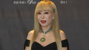 소프라노 조수미가 16일 서울 중구 더플라자호텔에서 열린 2025 조수미 콘서트 '더 매직, 2025 조수미와 위너들' 기자간담회에서 취재진의 질문을 듣고 있다.(사진=연합뉴스)