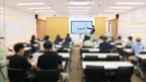 "내 집 마련 어쩌나"…경매 열기에 학원도 '북적'