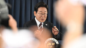 이 대통령, 민생지원금 '보편&middot;선별&middot;차등 혼합' 방안 시사