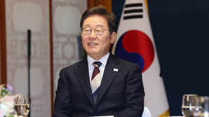 이 대통령, 22일 관저에서 여야 지도부와 오찬