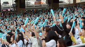 지난 30일 경남 창원NC파크에서 열린 프로야구 2025 신한 SOL 뱅크 KBO리그 한화이글스와 NC다이노스 경기에서 팬이 응원하고 있다.(사진=연합뉴스)