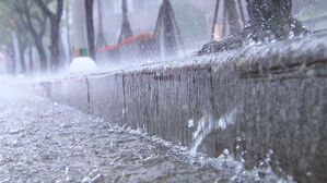 경남에 호우&middot;강풍주의보 지속&hellip;둔치주자창&middot;도로 통제