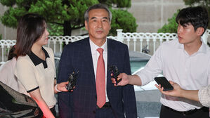 민중기 특검팀 수사진 가동…"파견 요청 검사들 출근해 근무"