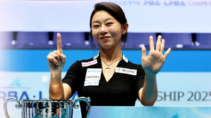 결승전 첫 '4대 0 완승'…김가영 8연속 우승