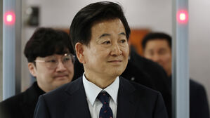 재판 마치고 나오는 정동영 의원(사진=연합뉴스)