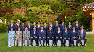 이 대통령, 여당 원내지도부와 만찬&hellip;"당정 간 호흡이 성공 밑거름"