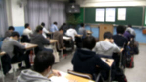 종료 1분 전 울렸다…"더 풀게 했다더라" 수험생 불만