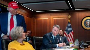 미 백악관 상황실, 문민의 침묵…"한국 문민통제 복원의 열쇠 있다" [취재파일]