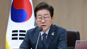 이 대통령, '해양수산부 12월까지 부산 이전' 검토 지시